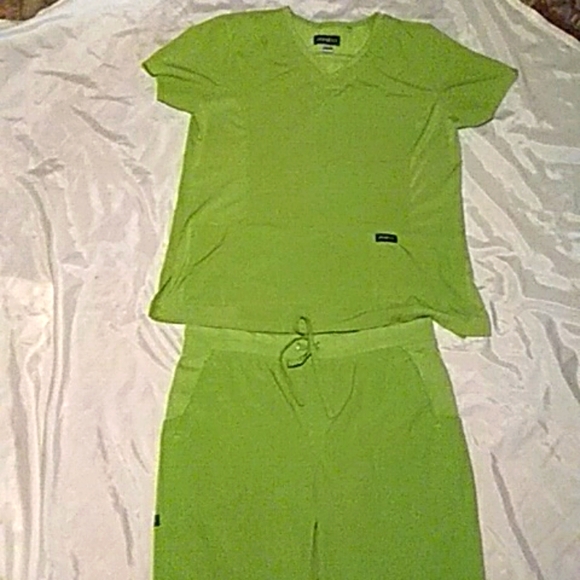koi Lime Green Scrub Outfit. - Picture 5 of 5
